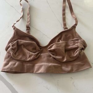 Skims Sculpting Bra - Size XL